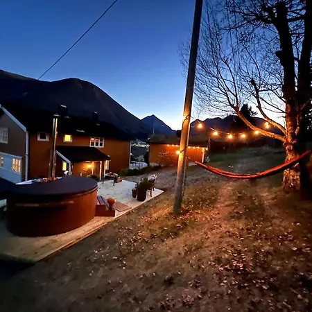 Moonvalley - Stort & Koselig Hus - Mandalen